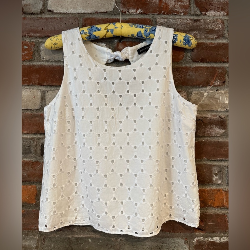 Banana Republic Cream Sleeveless Tie Front Tank Top